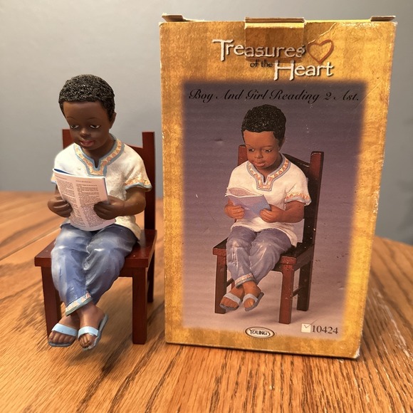Young's Treasures Of The Heart Boy Girl Sitting Reading African American Vintage - Picture 2 of 12